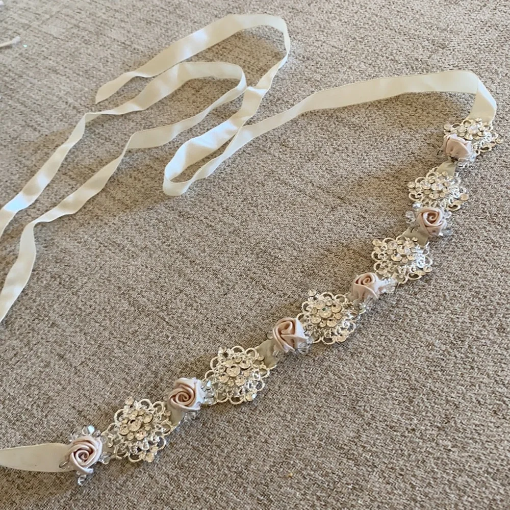 🪞 NEW satin and rose flower crystal tie up ribbon belt - Picture 5 of 7